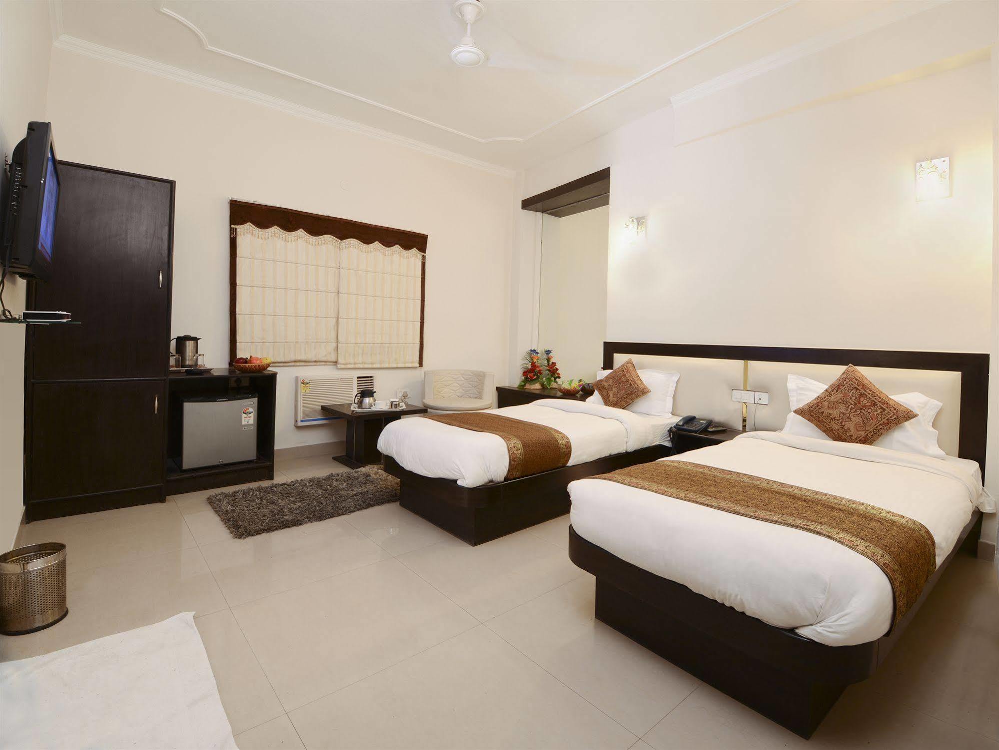 Fabhotel Plus Maniram Palace Agra  Extérieur photo