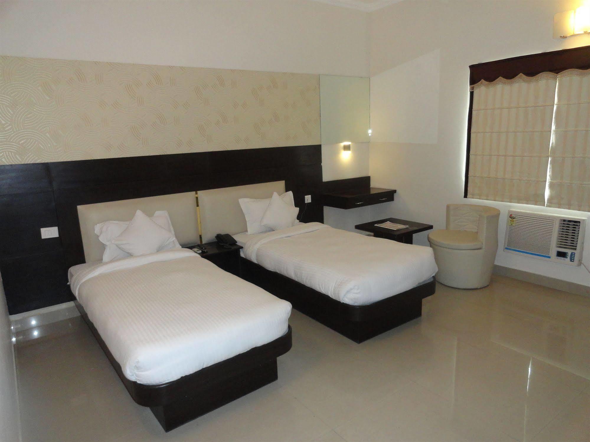 Fabhotel Plus Maniram Palace Agra  Extérieur photo