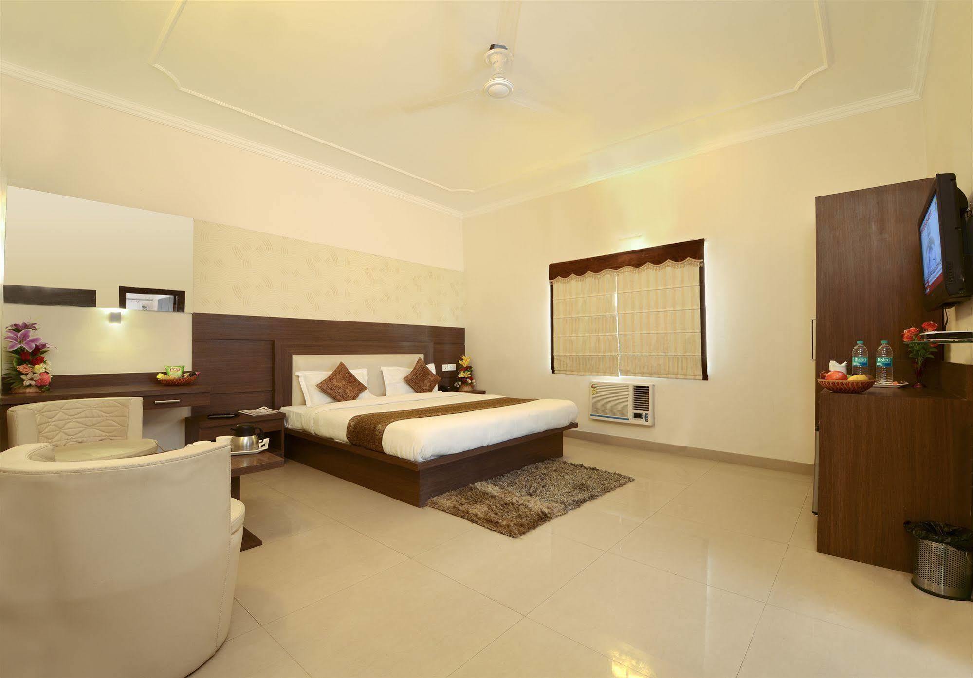 Fabhotel Plus Maniram Palace Agra  Extérieur photo
